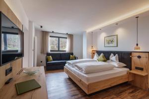 Economy Double Room with Balcony room in Hotel Lechner