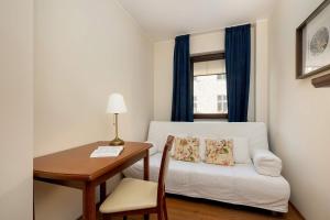 Family Apartment with Parking in the Centre by Noclegi Renters