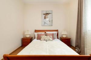 Family Apartment with Parking in the Centre by Noclegi Renters