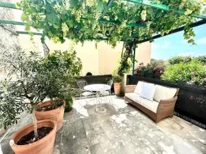 Maison au charme anglais à Mouans-Sartoux, 90 m² avec jardin - 穆昂萨尔图