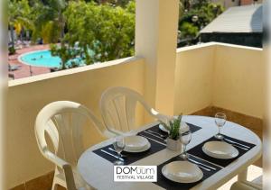 DOMuum Holidays - FESTIVAL VILLAGE