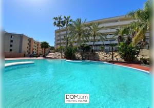 DOMuum Holidays - FESTIVAL VILLAGE