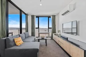 Pool, Gym & Panoramic Views - Bywong