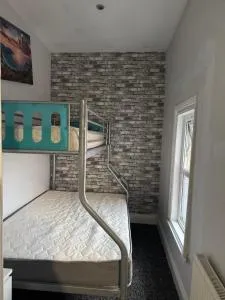 Cosy Newcastle Hideaway 4bed home Wi-Fi parking - Elswick