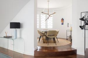 Deco Gem in City Center