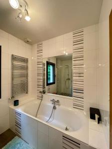 Villas Nouveau Magnifique villa avec jacuzzi : photos des chambres
