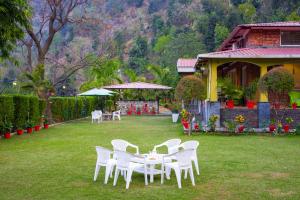 Alaya Stays Country Ville - 3 BHK Pet Friendly Villa with Lush Garden & Kids Room