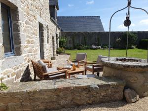 Maisons de vacances Jolie maison en pierre avec grand jardin pour 6 : photos des chambres