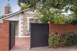 Casabā, Coastal Chic 2-bedroom Maisonette