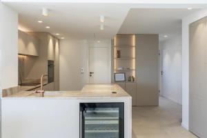 REF 1987 - Cannes Croisette - Apartment to rent sea view
