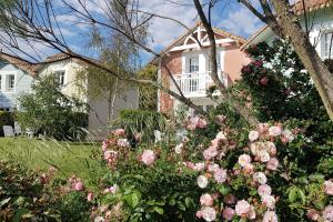 Maisons de vacances Beautiful house with pool in Talmont-Saint-Hilaire : photos des chambres