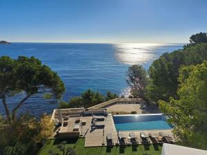 Maison de Maître avec piscine en front de mer