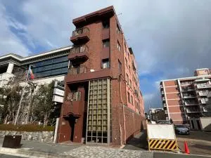 リオンドール - Shimo-dachiyuuridōri