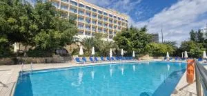 Navarria Blue Hotel - Лимасол