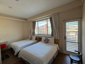 Phòng 4 Người Có Ban Công (Quadruple Room with Balcony)