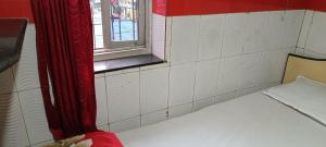 Taiba Guest House - BUDGET&BASIC ROOMS - Near New Market, Esplanade, Dharamatala