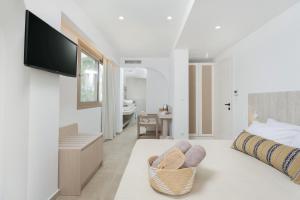 NŪSA suites & villas
