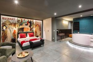 Arc de Triomphe Romantic SUITE Jacuzzi Emeraude