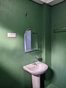 Rich Secret Rooms Ella