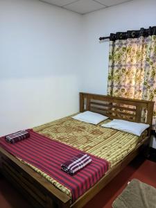 Rich Secret Rooms Ella