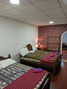 Rich Secret Rooms Ella