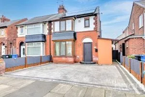 Newly refurbished and stylish property in Warmsworth Doncaster, Wivelsfield Road - Warmsworth