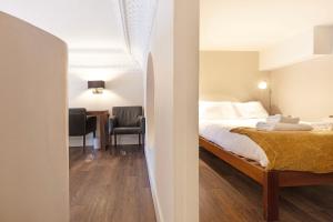 Luxury One Bedroom Mezzanine in Paddington