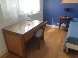 Chambre confortable dans un appartement lumineux