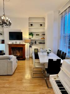 Beautiful 2 Bed in Queens Park, London