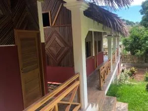 STYLE MALGACHE et TOUT CONFORT - Hell-Ville