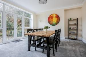 Lovely spacious house, 300m from beach, with parking