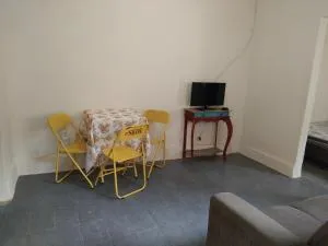 Casa no Centro de Tinguá - Sem Roupas de Cama e Toalhas - Nova Iguaçu