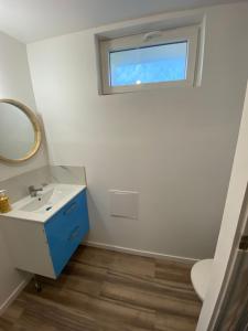 B&B / Chambres d'hotes Studio meuble CIRCUIT 24h : photos des chambres