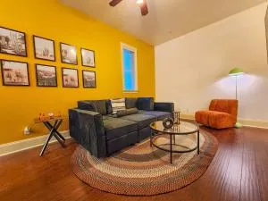 Modern King bed Haven Free parking, Pool, Balcony - Grosh