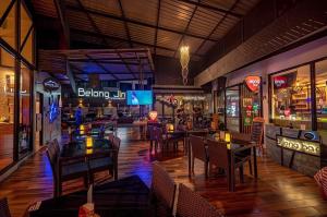 Homey At The Dam, Private House