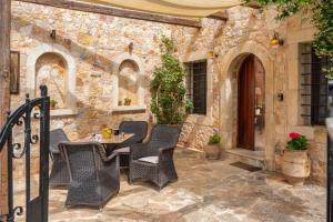 Artemis Traditional Studio