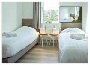 Luxury apartment near the water