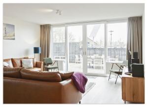 Luxury apartment near the water