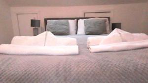 The cozy condo sleeps 6 parking