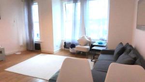 The cozy condo sleeps 6 parking