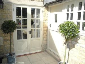 Spring Cottage 3 bedrooms in the heart of Bourton on the Water Village!