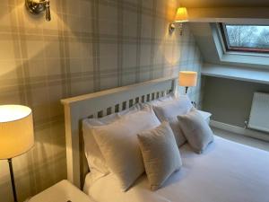 Spring Cottage 3 bedrooms in the heart of Bourton on the Water Village!