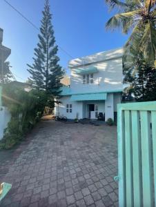 Sun n Tan Beach Home stay