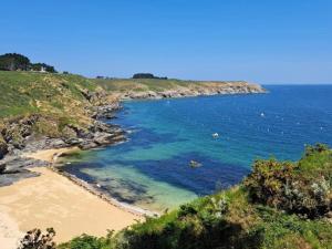 Maisons de vacances Maison authentique renovee, proche plage et commerces, avec terrasse et toutes commodites, 2 etoiles - FR-1-418-135 : Maison de Vacances (4 Adultes)