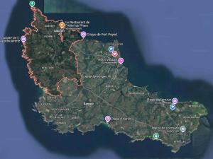 Maisons de vacances Maison familiale typique a Sauzon avec jardin, proche du port - FR-1-418-11 : Maison de Vacances (10 Adultes)