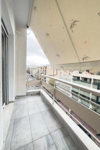 Cozy Apartment with Office - 19min to Athens Center