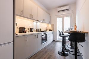 Cozy Apartment with Office - 19min to Athens Center