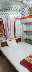Taiba Guest House - BUDGET&BASIC ROOMS - Near New Market, Esplanade, Dharamatala