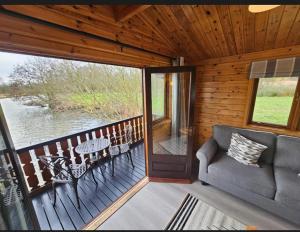 Filby Broads Lodge Houseboat