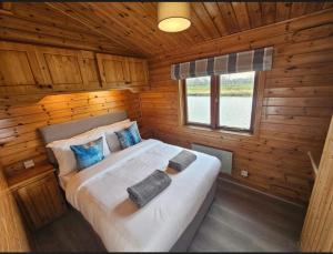 Filby Broads Lodge Houseboat